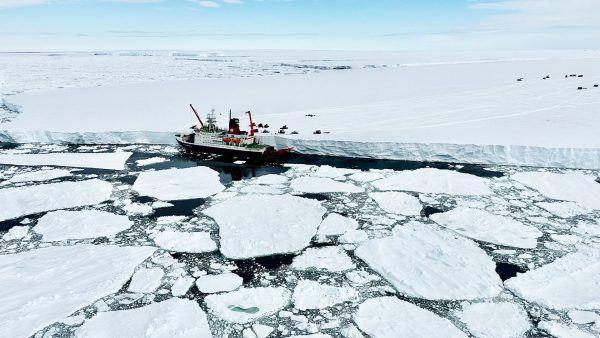 Antarktis-Lieferdienst: Die »Polarstern« bringt Vorräte für ein Jahr